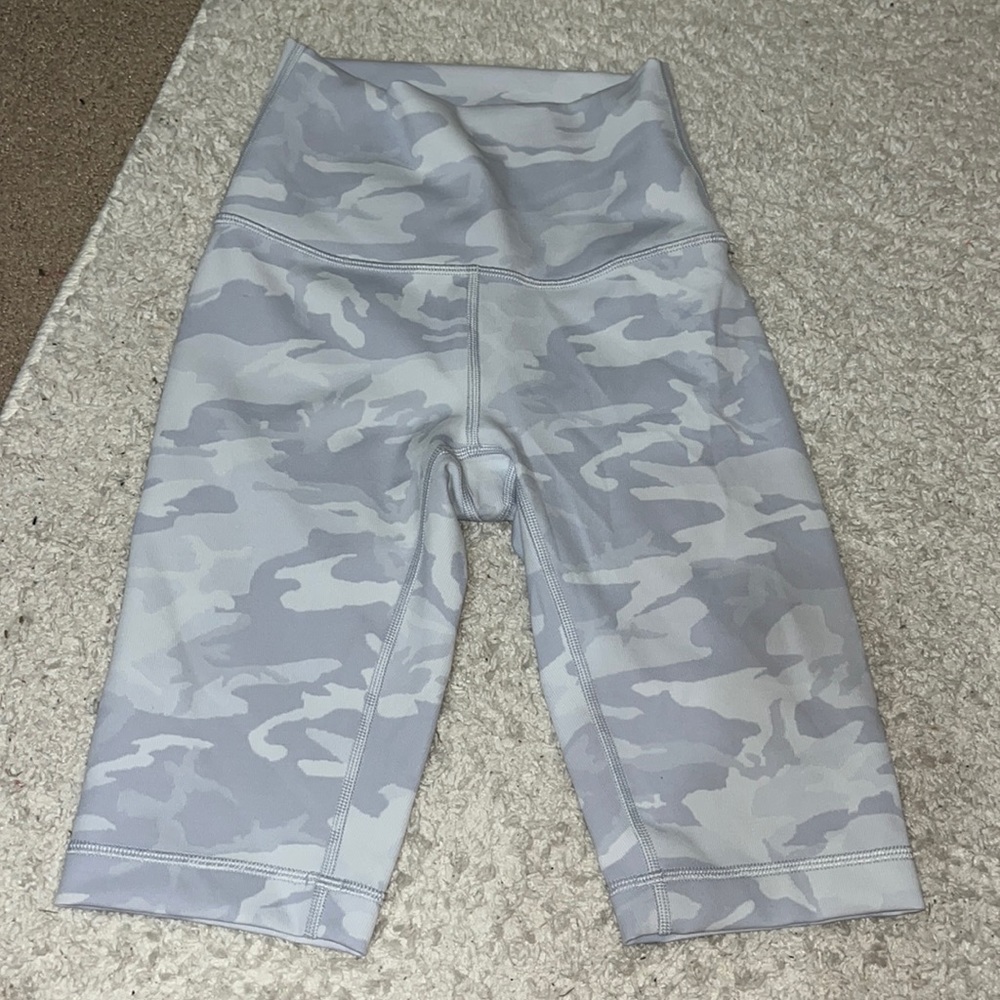 Light gray and white camo long biker shorts. Lululemon Wunder Under HR Short 10”